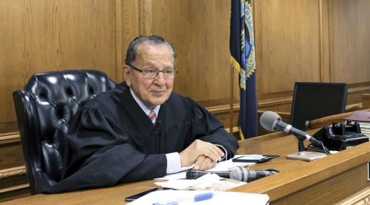 80-year-old Folksy judge becomes a star for being kind