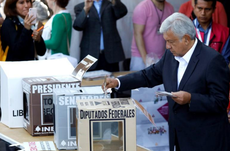 Mexicans vote for president after violent campaign